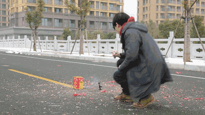 危险| 小编从未见过的点鞭炮神器!赶紧从你家孩子手里