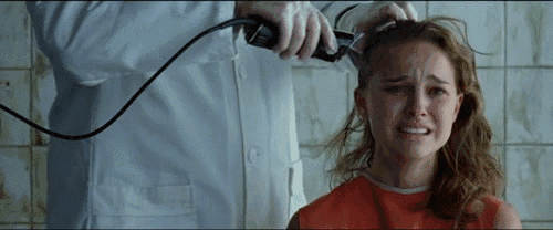 无双:   剪完头发在理发店哭了半小时.