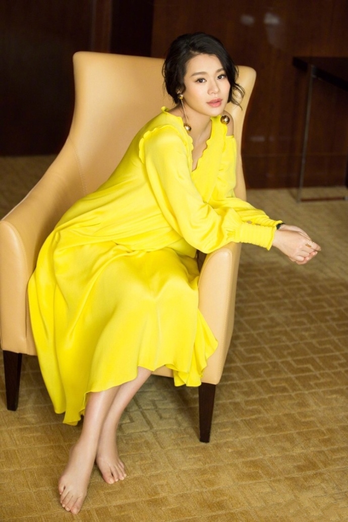 孙俪孕和胡杏儿妇照对比,被孙俪甩了十万八千里