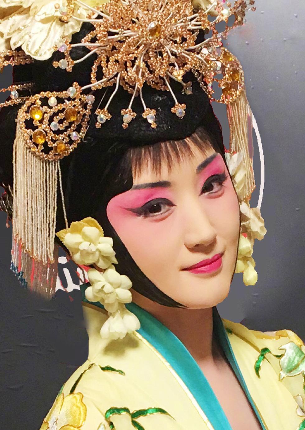 杨钰莹一组古装戏曲扮相高清近照,太美不敢看!