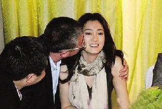 花旦酒店艳舞厕所野战 图揭女星混乱不堪私生活