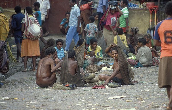 冒險家實拍非洲恐怖食人部落血腥場景