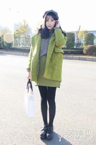 冬天不穿黑白灰 彩色显活力(4)