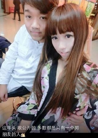 家有儿女小雨疑恋情曝光 搂大眼美女合影(组