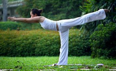 如何矫正驼背 9式瑜伽动作帮助你(3)