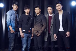 吴奇隆携旗下艺人拍拜年大片(2)