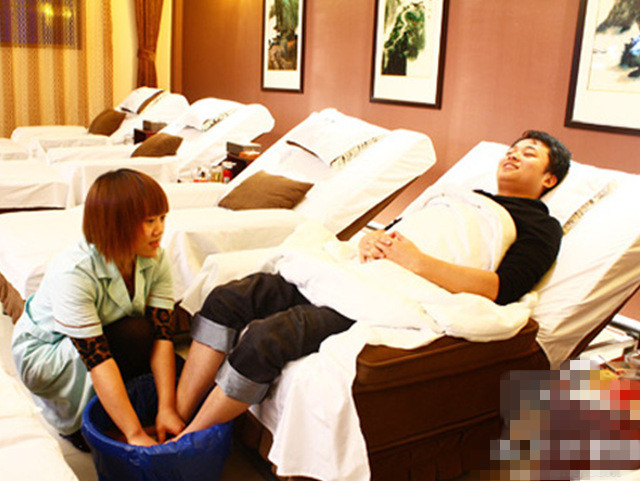 <em>洗脚妹自述</em>工作:<em>难免</em>会<em>湿鞋</em>(1)