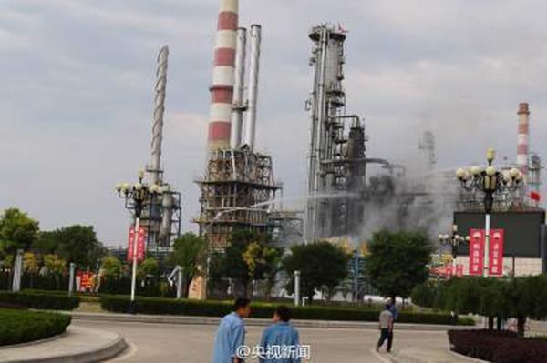 中石油庆阳石化公司装置泄漏着火 致1死4伤2失