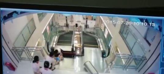 湖北电梯死者今火化 丈夫:用生命为全国人上了