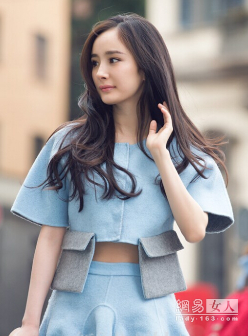 郭碧婷黑天鹅裙美Cry <em>设计师</em>李薇成时尚圈版宁