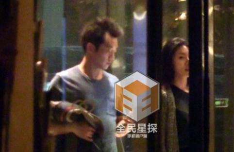 <em>郑恺示爱张艺兴</em>两人是备胎 自曝与女友恋情经