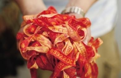  青蟹绑31米绳 卖家反讥爱买不买 网友调侃:匹敌