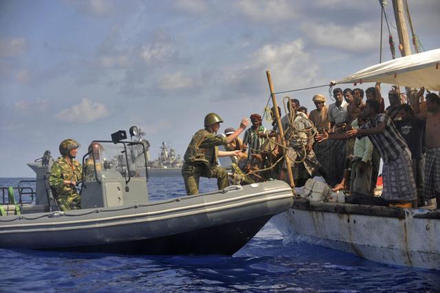 俄罗斯海军编队亚丁湾反海盗惬意生活(13)