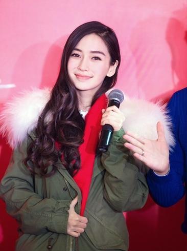 组图:Angelababy带病工作 体力透支入院就医(6