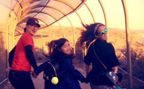  葛荟婕 怒斥章子怡心机:自己有女儿不晒?