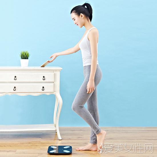 睡前瘦腿好时机2招收获匀称紧实蜜大腿