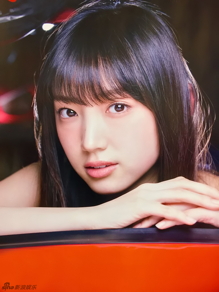 组图:16岁萌妹太田梦莉拍性感写真 大秀事业线