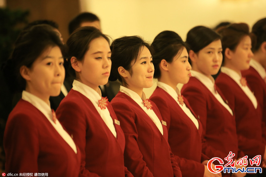 不简单的一杯茶 历届两会女服务员颜值大PK