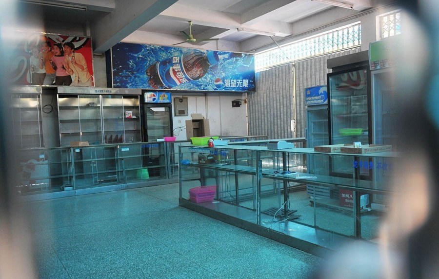 南宁一中学 小卖部 年租金 拍 出 173万 天价