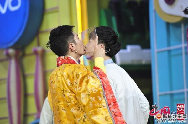 盛一伦gv资源 盛一伦张天爱cp 盛一伦遭床咚与