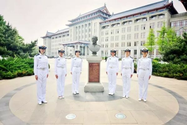 国防生女神就是这么光芒万丈