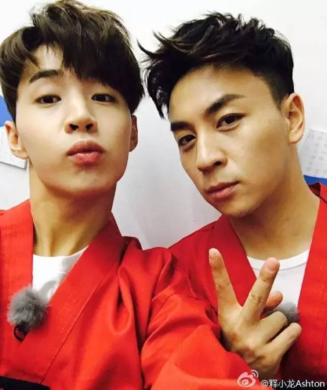 童年偶像释小龙参加真人秀,颜值终于又回来了