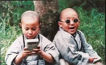 童年偶像释小龙参加真人秀,颜值终于又回来了