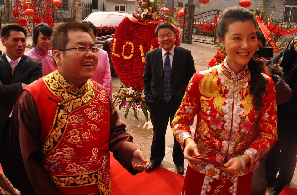 车晓为了他再度披上婚纱 他还是一个有妇之夫-新华网