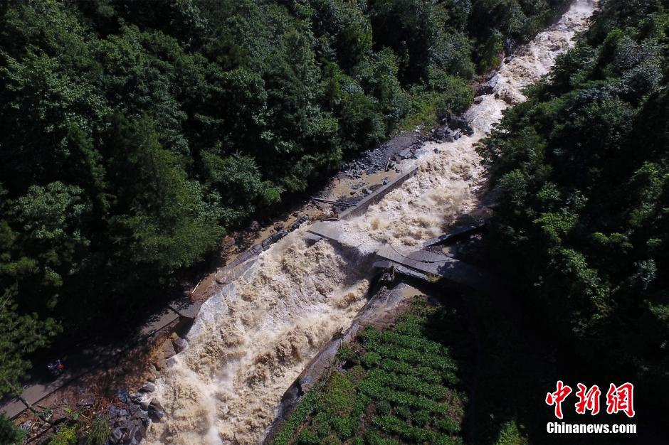 湖北五峰暴雨致山洪暴发 5万余人受灾