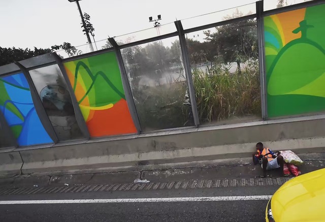 中国男篮刚到里约 离开机场就遇枪战