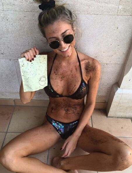 皇马新星:阿森西奥女友性感写真