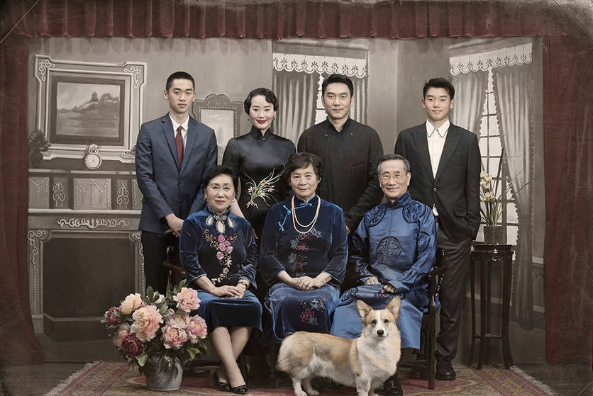 林依轮拍中秋团圆全家福 民国装扮华丽复古