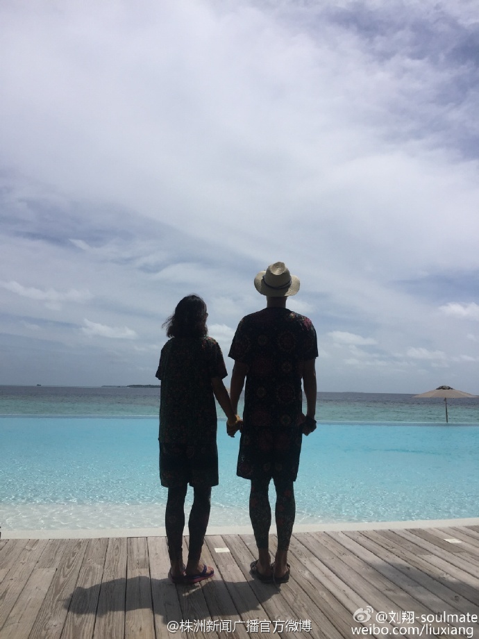 刘翔自曝已和吴莎领证结婚:求婚后直接结婚了