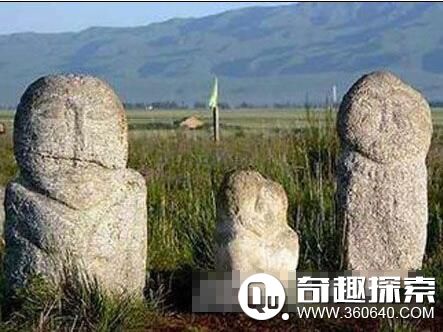 新疆草原上的奇异石像之谜