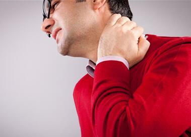 颈椎扭伤怎么办?中医八种方法来缓解