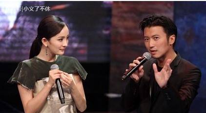 景甜嫌弃别的男演员,却唯独对杨幂的偶像谢霆锋主动,笑而不语!