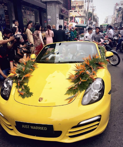 越南豪门婚礼:超跑,美女吸睛