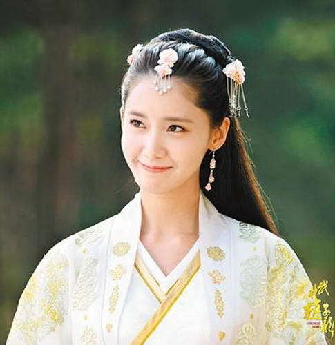 韩国女星古装造型 秋瓷炫天姿国色林允儿沦为庸脂俗粉