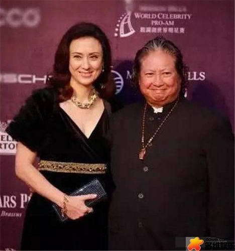 洪金宝老婆年轻时比范冰冰还漂亮 还曾英勇救人