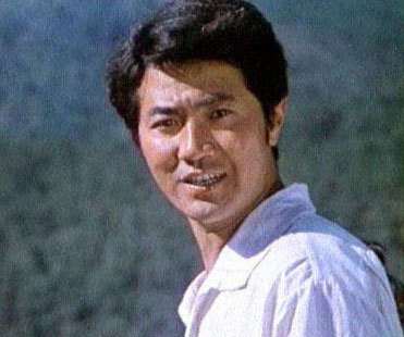 张纪中1981年在电影《舞恋》中饰演男一号.