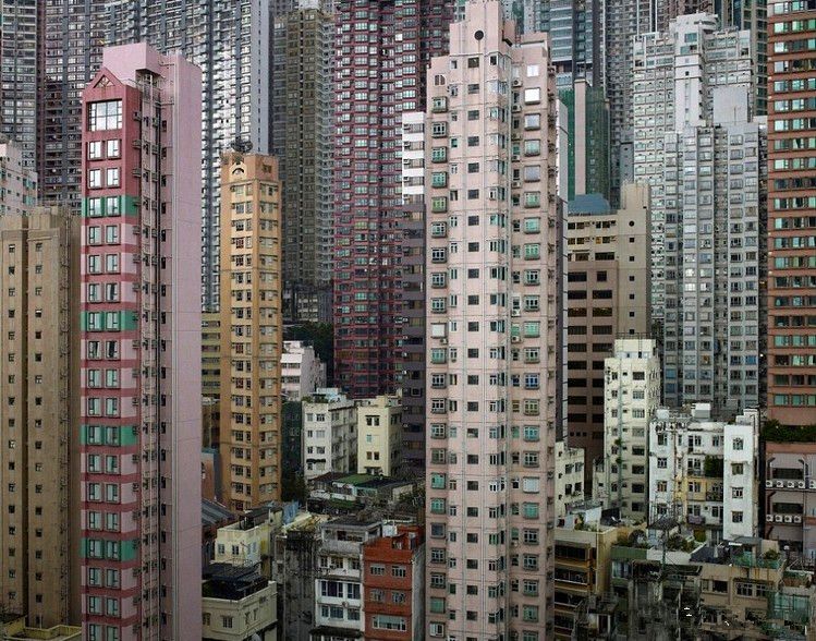真实香港"棺材房",4平米的空间住下一家四口