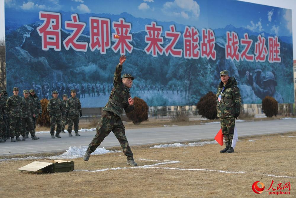 火箭军严寒天气练兵比武 基地党委打响"第一枪"