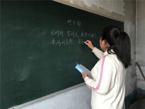 吉林乡村小学生源流失严重:开学典礼只剩一个学生