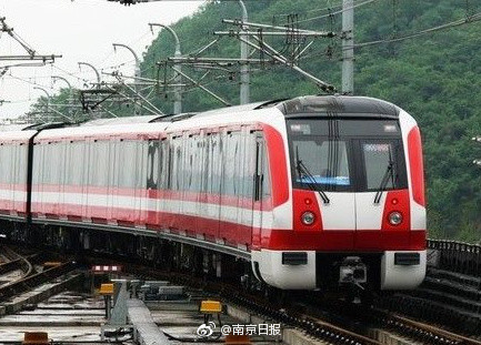 南京地铁二号线增加运力 高峰期只等3分钟