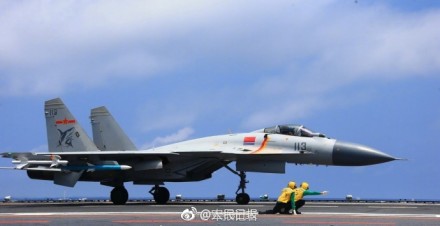 一组辽宁舰编队远海训练最新照片 海军生日快