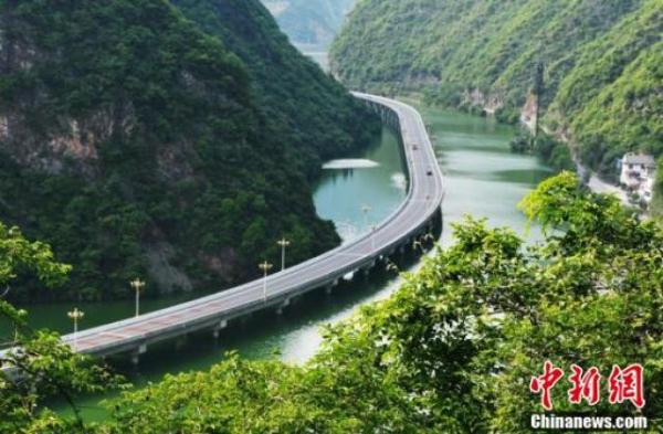 湖北兴山“三峡水上公路”夜色迷人