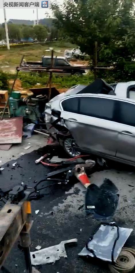 贵州一宝马发生单方交通事故 车上6人全部死亡