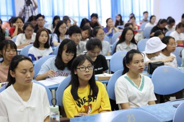 古风音乐节走进四川财经职业学院
