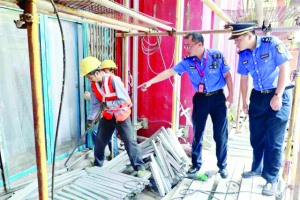 �ϲ�������ǽ����  һ��ȡ�޲��