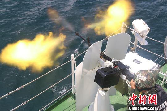 广西海警在北部湾海域组织开展实弹射击训练